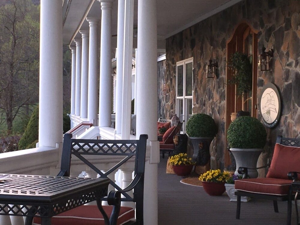 Skyline Vineyard Inn - photo 53