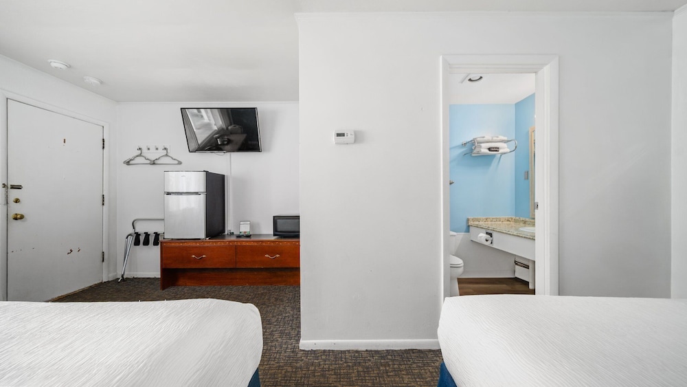 Grand Traverse Motel - photo 22