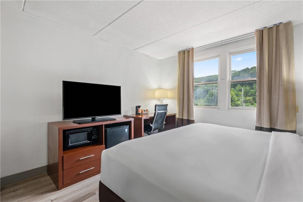 Comfort Suites Near Casinos Norwich Uncasville CT - photo 18