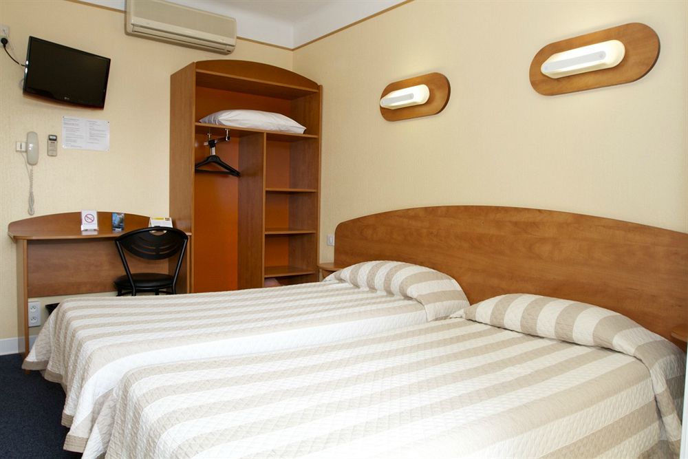 Hôtel Le Peyreguet in Istres, France