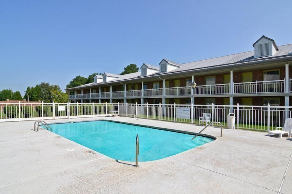 Motel 6 Sandersville GA - photo 41