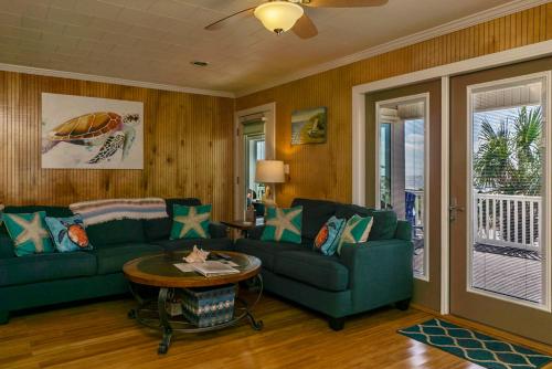 Footprints In The Sand by Oak Island Accommodations - photo 43