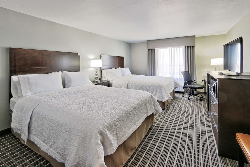 Hampton Inn & Suites Albuquerque Airport - photo 13