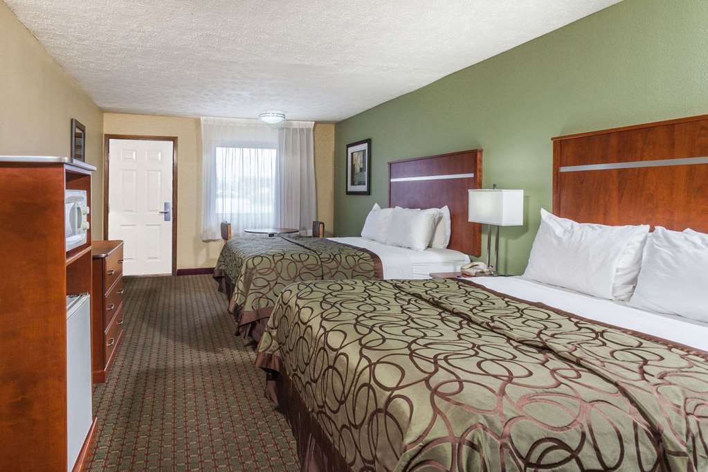 Baymont by Wyndham Pigeon Forge near Island Drive - photo 7