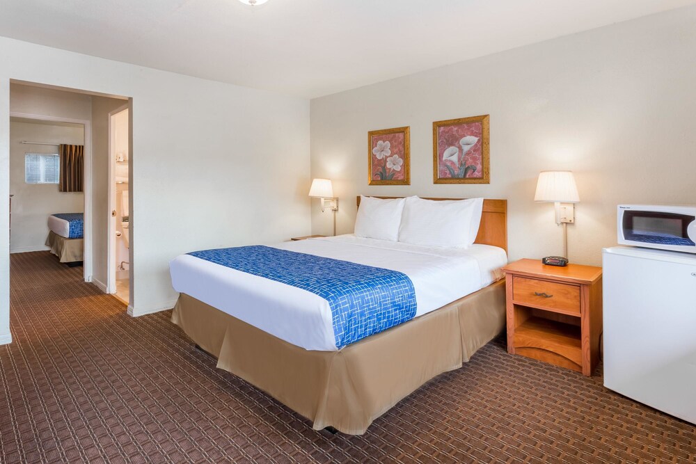 Travelodge by Wyndham Eugene Downtown University of Oregon - photo 40