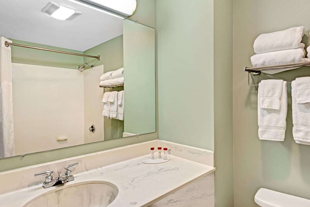 Ramada by Wyndham Saco Old Orchard Beach Area - photo 12