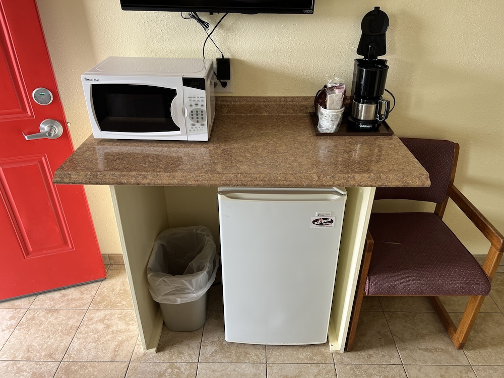 All Star Inn & Suites - photo 19