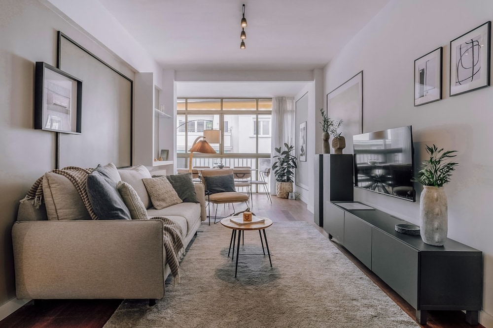 Jasper 3 Bedrooms in R os Rosas Madrid hotel