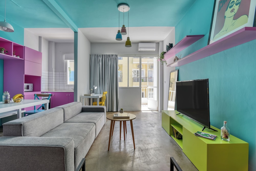 The Pop House 2 BR Apt in Mar Mkhayel — 4-Star Luxury Hotel in Beirut, Lebanon