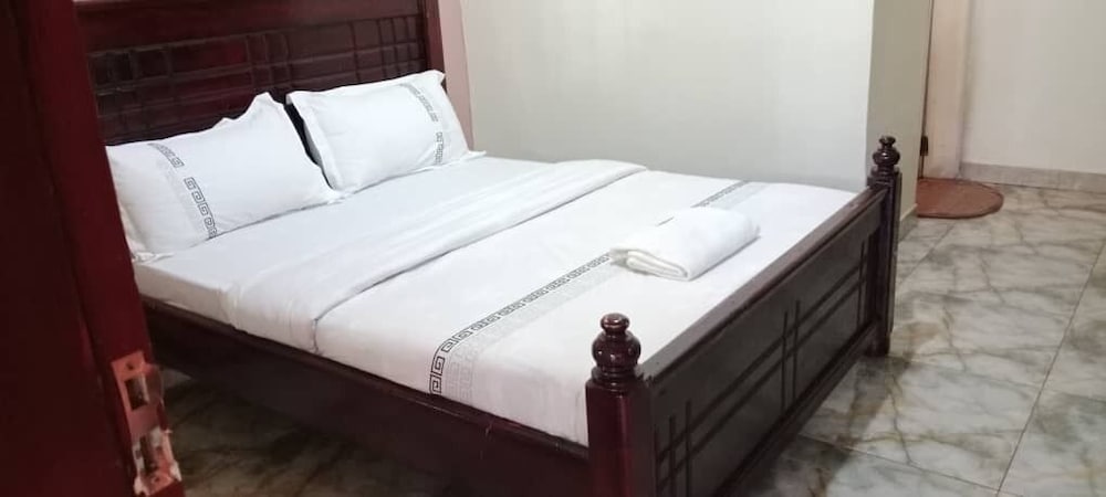 Alice Gardens & Campsite — 5-Star Luxury Hotel in Entebbe, Republic of Uganda
