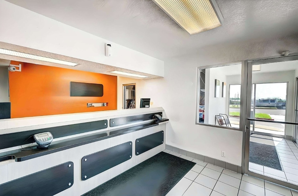 Motel 6 Thornton CO - photo 3