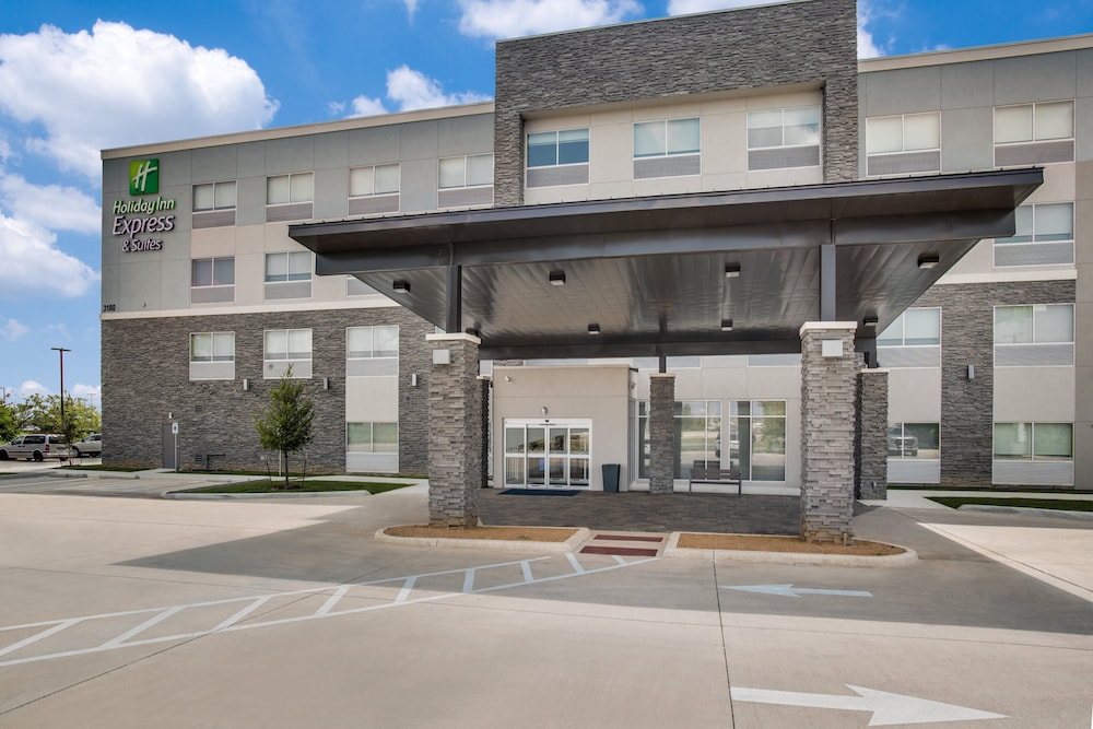 Holiday Inn Express & Suites Denton South by IHG - photo 45