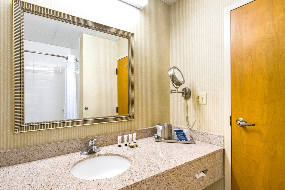 Red Lion Hotel St Joseph - photo 29