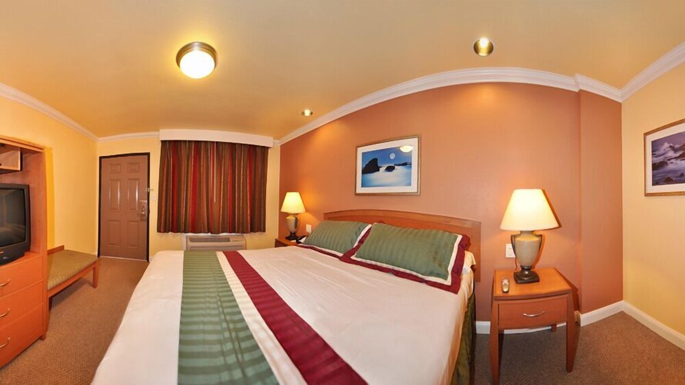 Rodeway Inn & Suites Near The Coliseum & Arena - photo 6