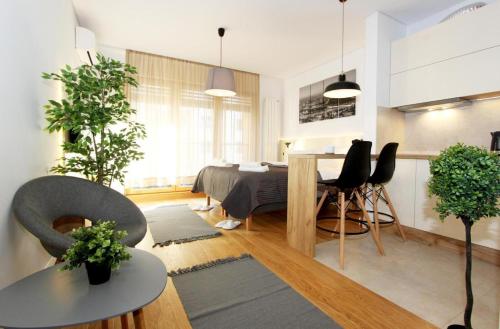 Garden Apartment Sun City — 4-Star Luxury Hotel in Belgrade, Serbia