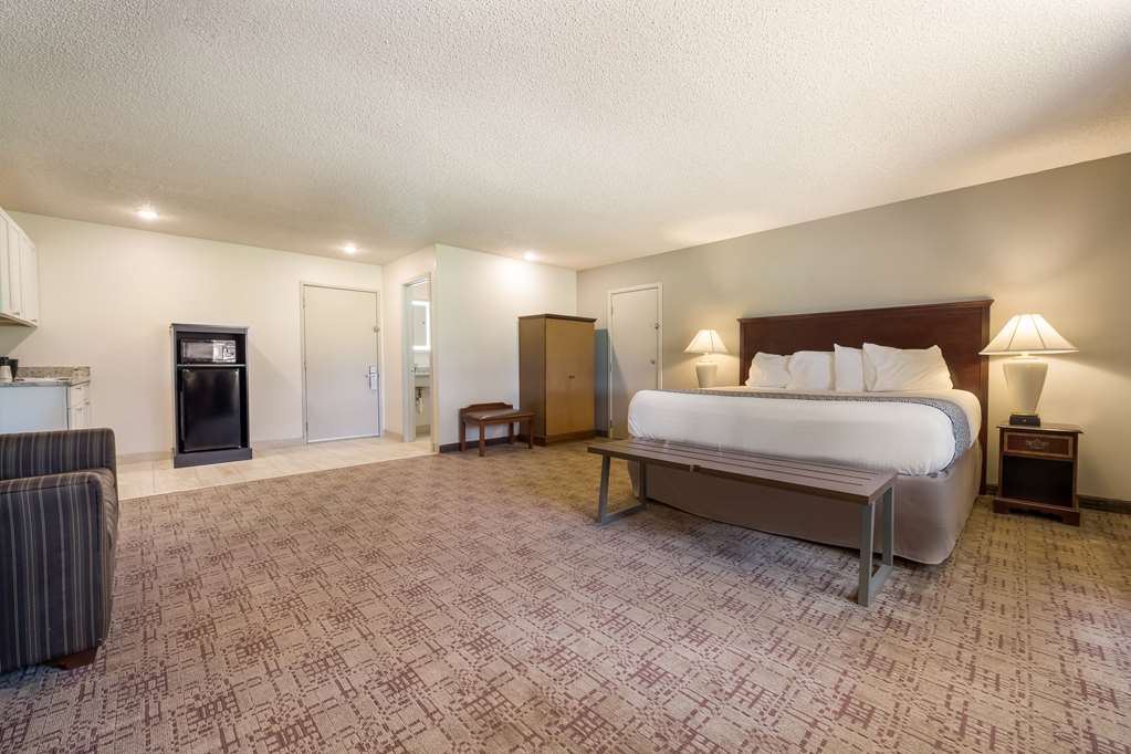 SureStay Hotel by Best Western Thomson - photo 12