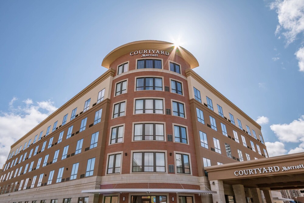 Courtyard by Marriott South Bend Downtown - photo 3