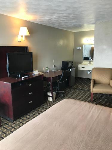 Travelodge By Wyndham Evanston - photo 42