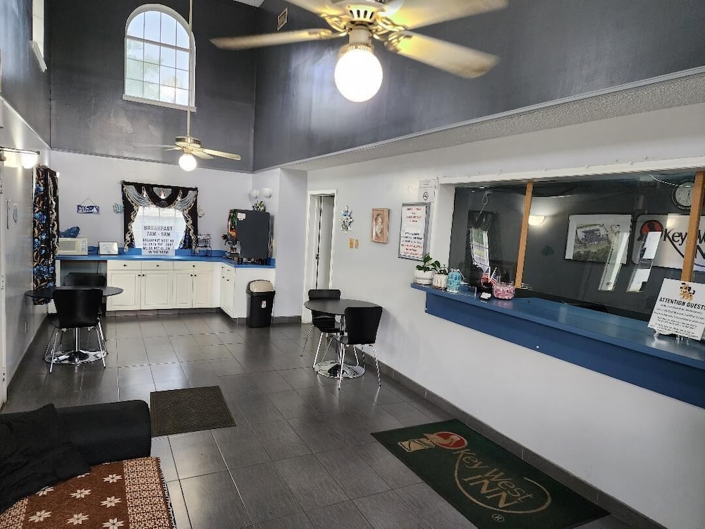 Key West Inn Clanton - photo 2