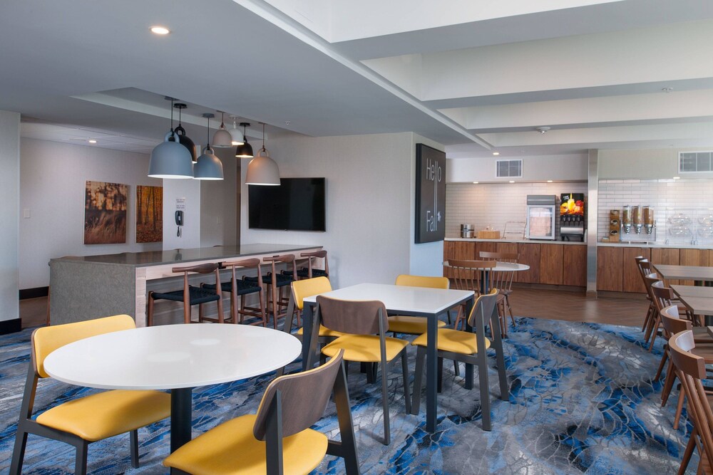 Fairfield Inn & Suites by Marriott Pittsburgh Downtown - photo 27