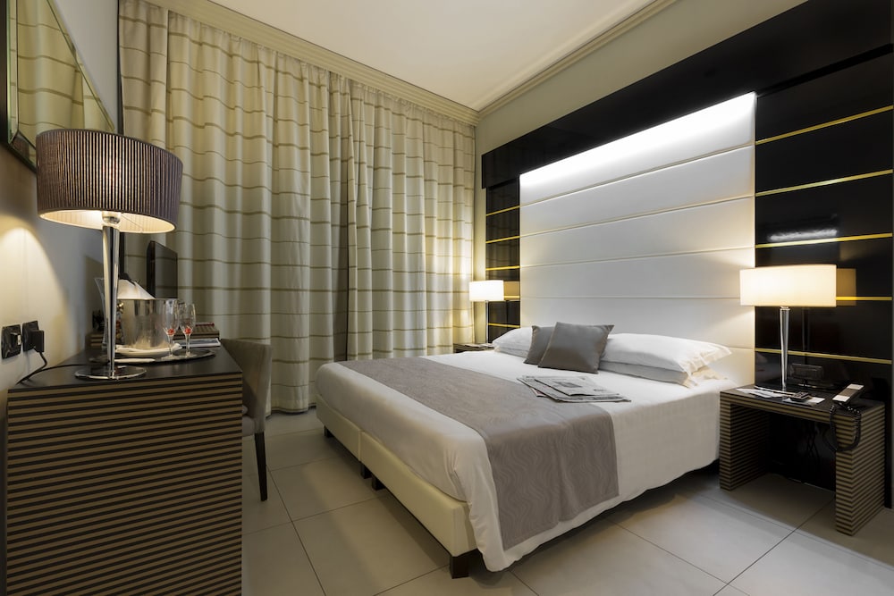 Palazzo Salgar — hotel in Naples
