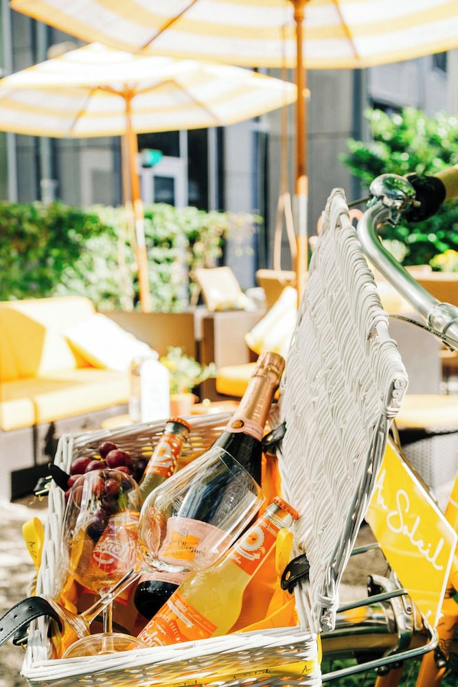 מזון ומשקאות