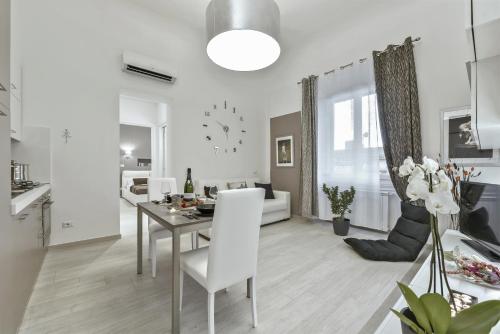 Accademia Apartment — 4-Star Luxury Hotel in Florence, Italy