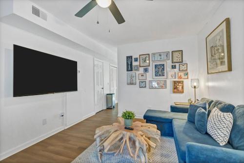 Chic & Modern 2Bd Near Cae — hotel in West Columbia