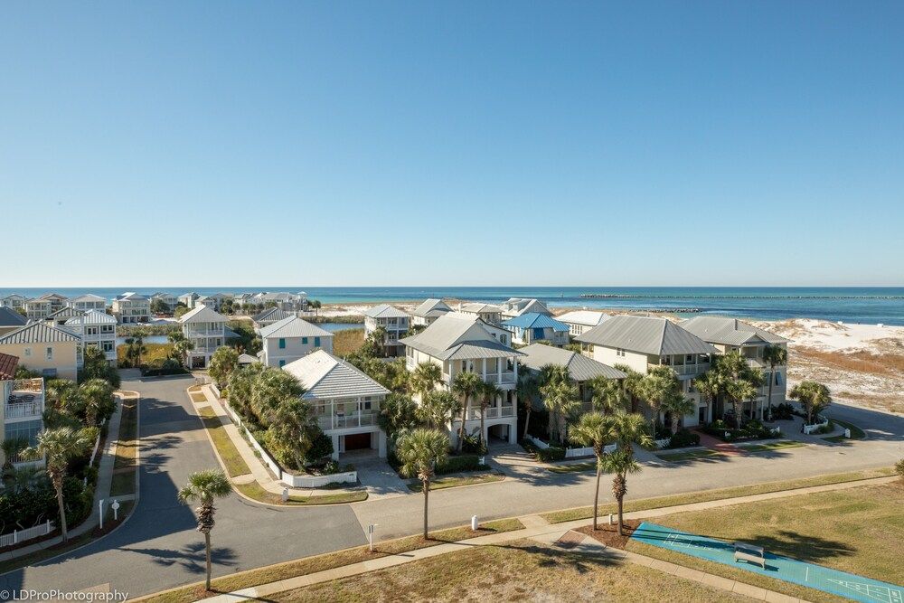 Magnolia House 602 At Destin Pointe Resort in Destin, United States