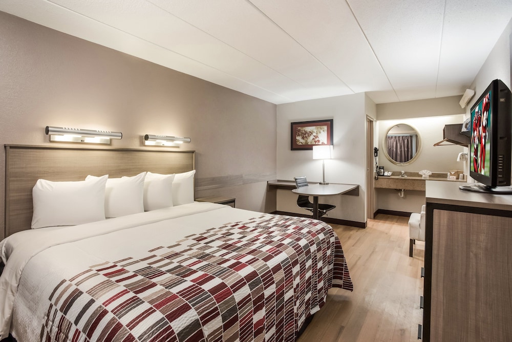 Red Roof Inn Philadelphia Trevose - photo 4