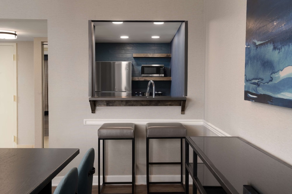 DoubleTree By Hilton Baltimore North Pikesville - photo 24