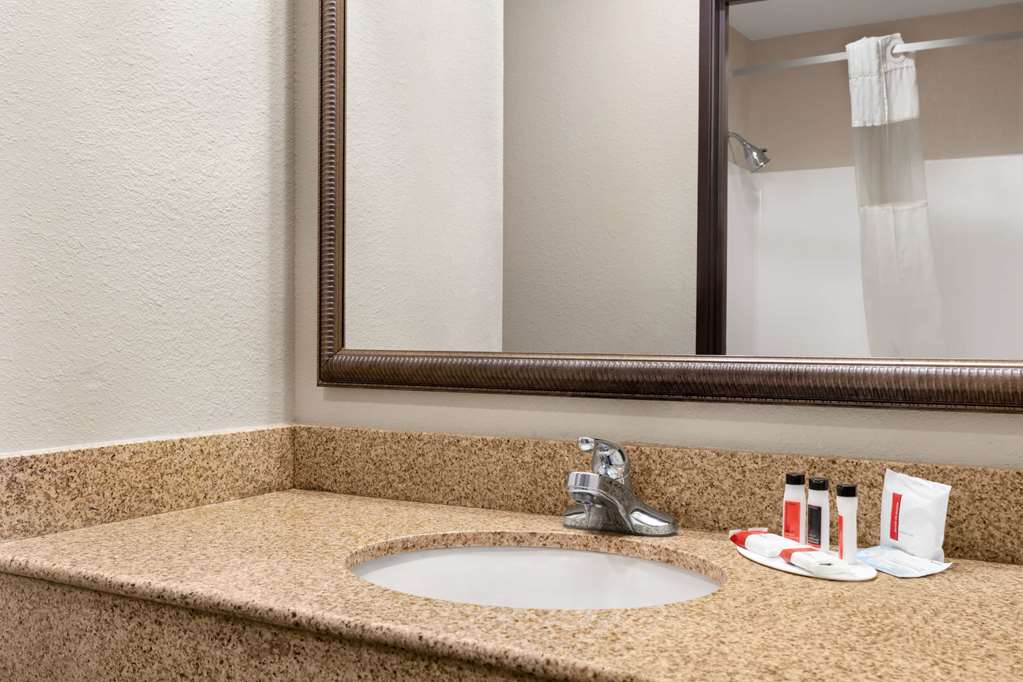 Ramada by Wyndham Elizabethtown - photo 13