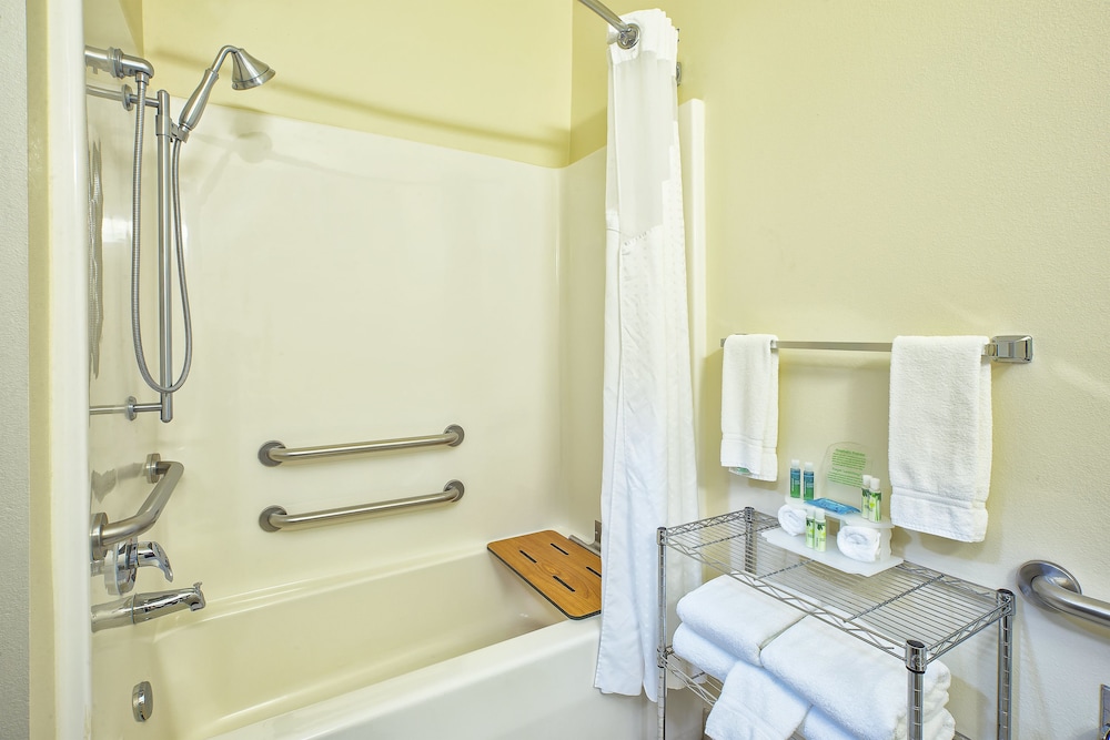 Holiday Inn Express Hotel and Suites Marysville by IHG - photo 39