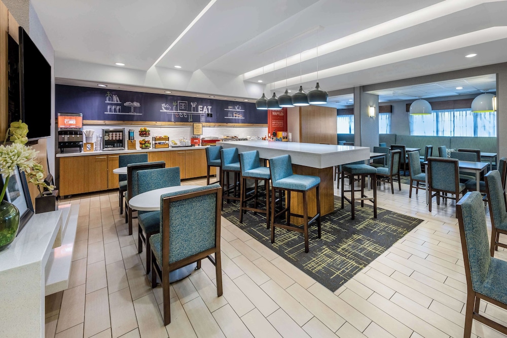Hampton Inn Richmond Midlothian Turnpike - photo 39