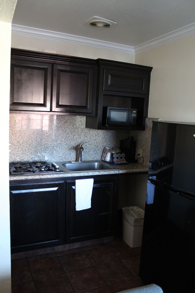 Riverside Inn & Suites Santa Cruz - photo 31