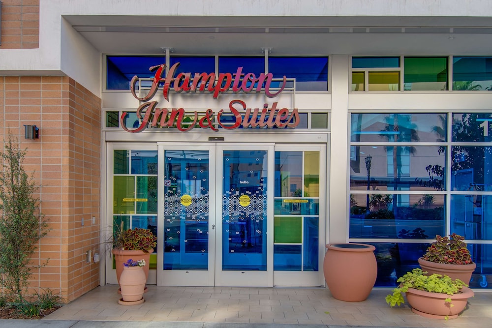 Hampton Inn & Suites Los Angeles Glendale - photo 62
