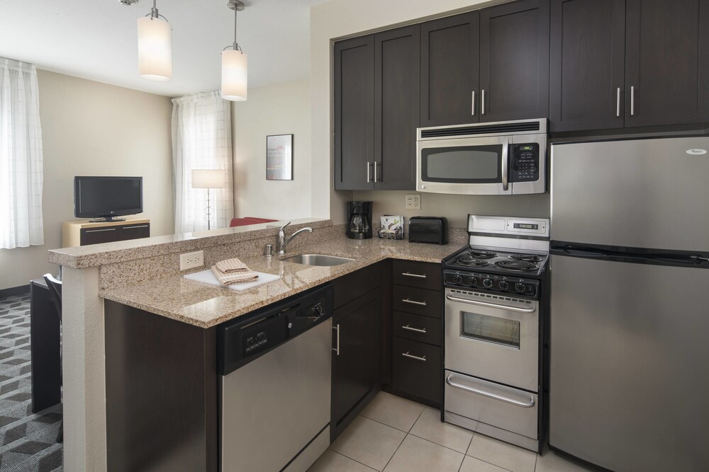 TownePlace Suites by Marriott San Diego Vista - photo 12