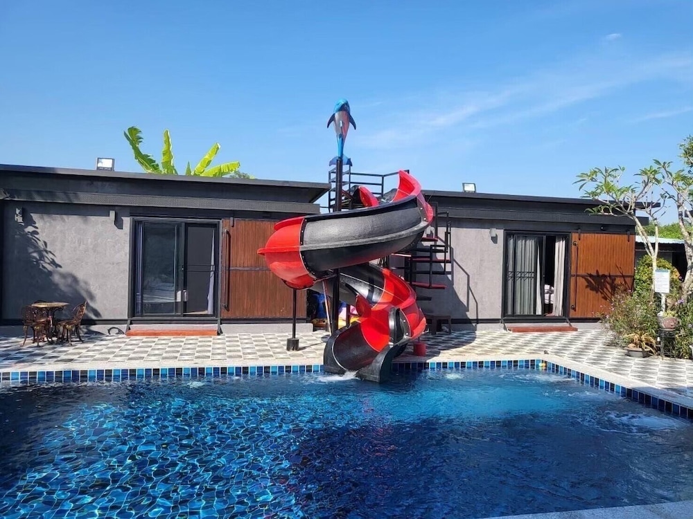 Intouch Poolvilla in Cha-Am, Thailand