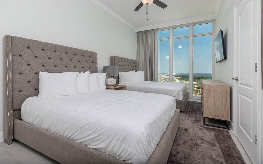 Phoenix Gulf Tower 1801 4 Bedroom Condo - photo 8