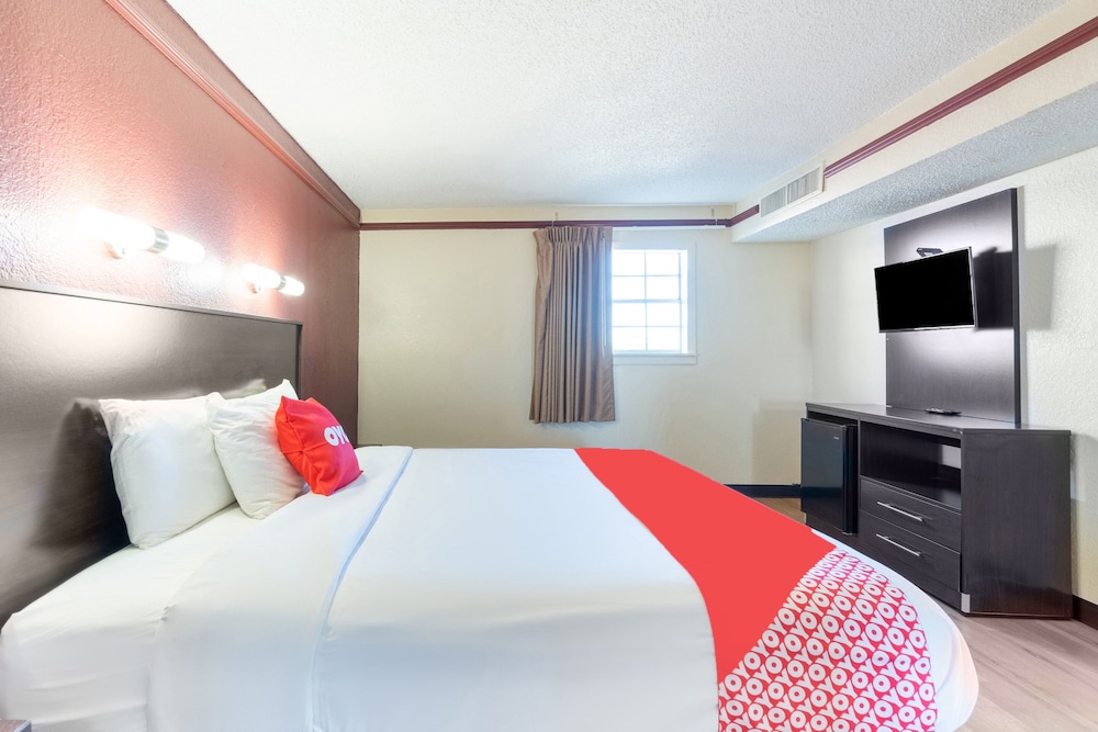 OYO Hotel Tulsa N Sheridan Rd & Airport - photo 15