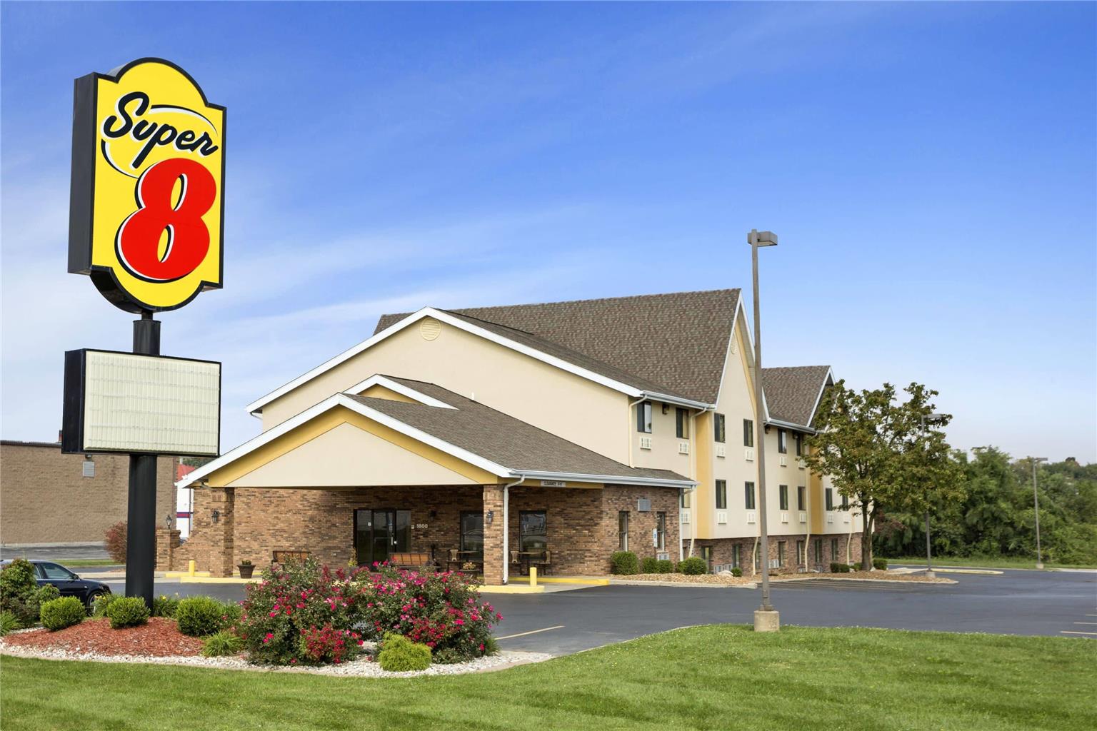Super 8 by Wyndham Alton — hotel in Alton