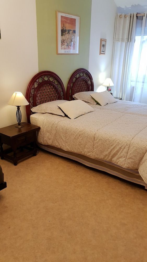 Au Bel Air in Avallon, France