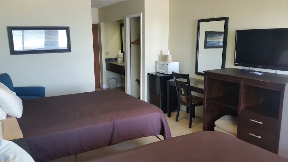 Driftwood Beach Motel - photo 20