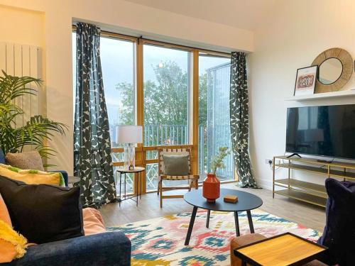 Coventry Large 4 bed Townhouse by Empower Homes — 4-Star Luxury Hotel in Coventry, United Kingdom