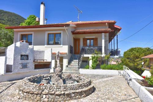 KarolinaHouse in Agios Matthaios, Greece