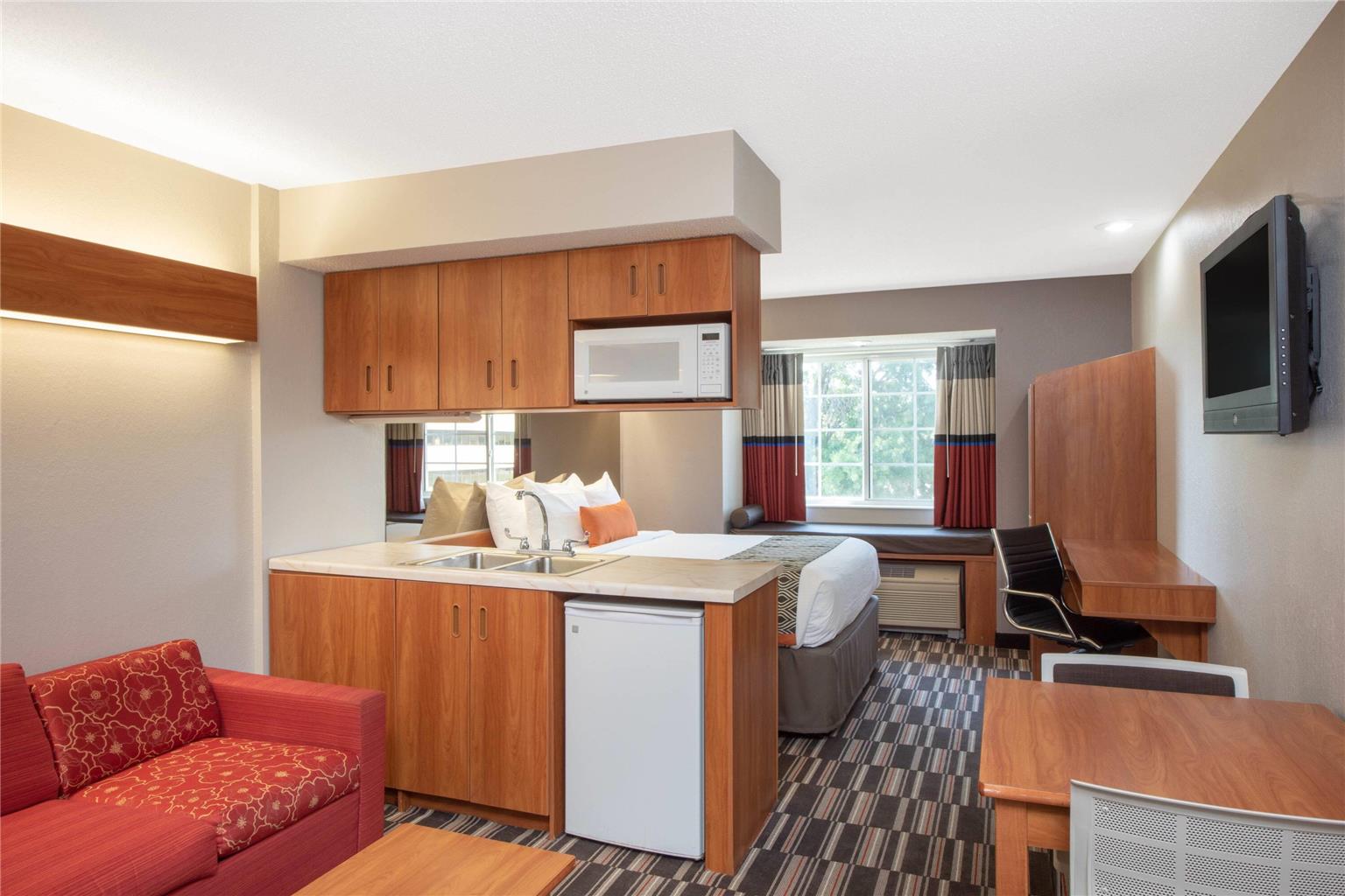Microtel Inn & Suites by Wyndham Springfield - photo 23