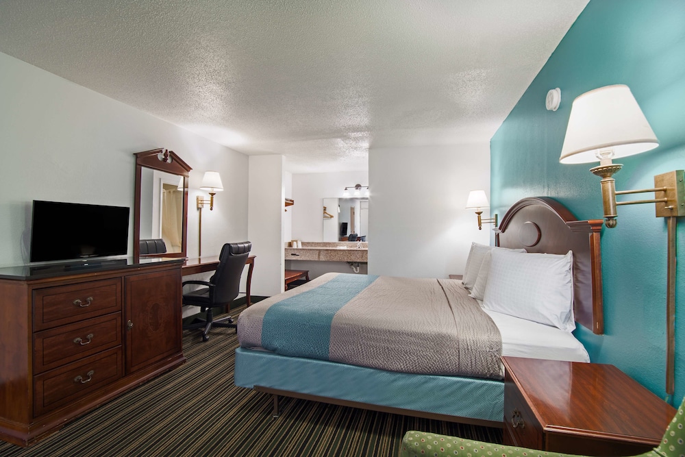 American INN of Orangeburg - photo 35