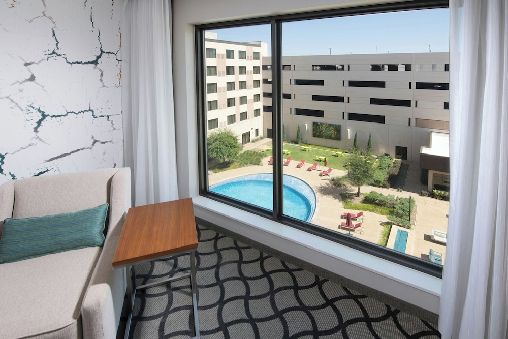 Marriott Dallas Allen Hotel & Convention Center - photo 10