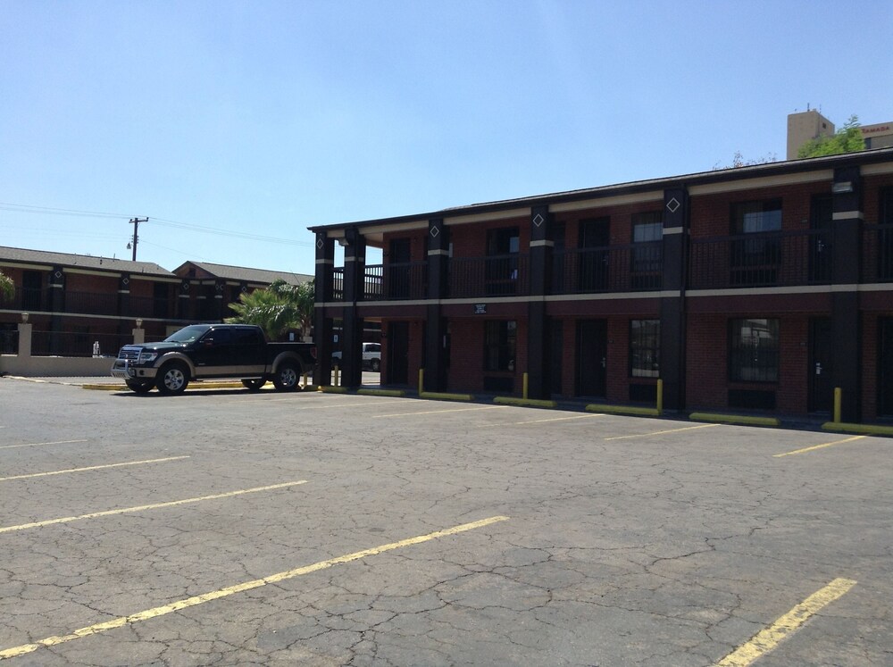 Sky Palace Inn and Suites Laredo - photo 40