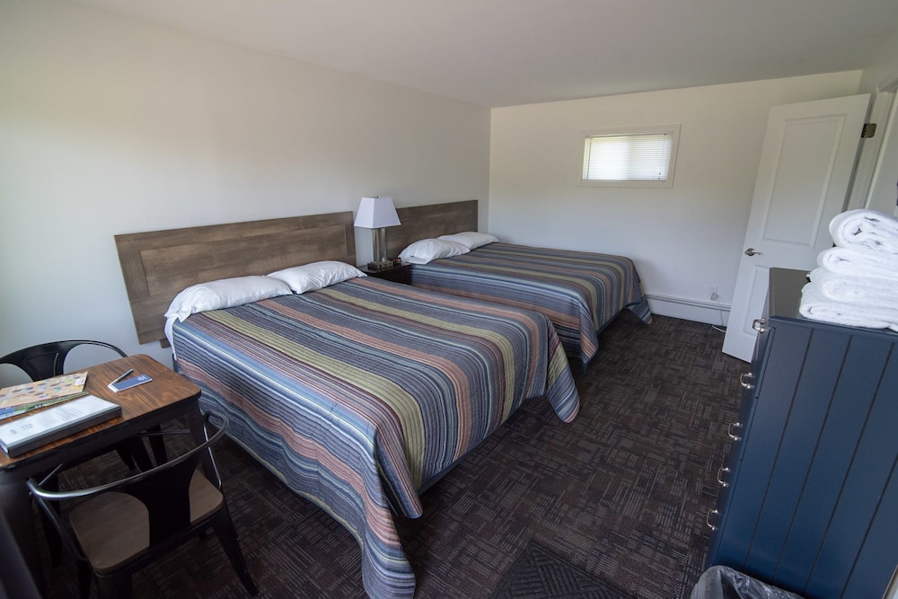 Three Lakes Motel - photo 8